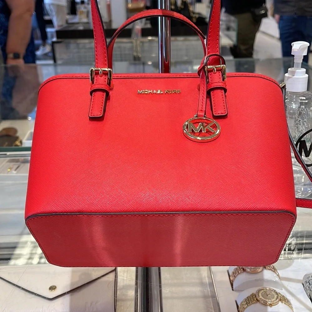 MICHAEL KORS
Jet Set Travel Extra-Small Saffiano Leather Top-Zip Tote Bag
NWT - Picture 15 of 16